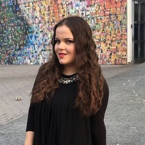 Meet your Posher, Sheyna